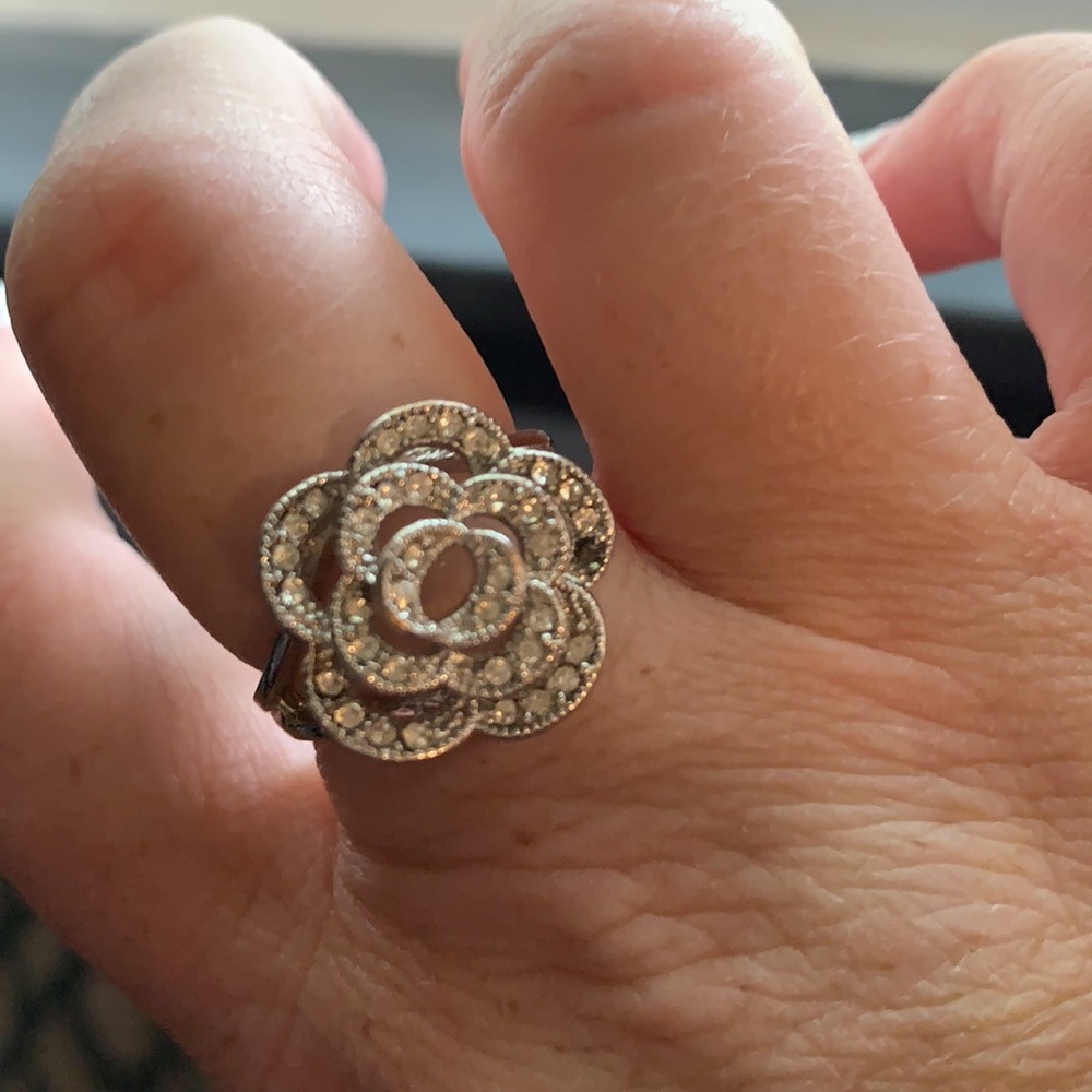 Flower statement ring - Picture 2 of 2